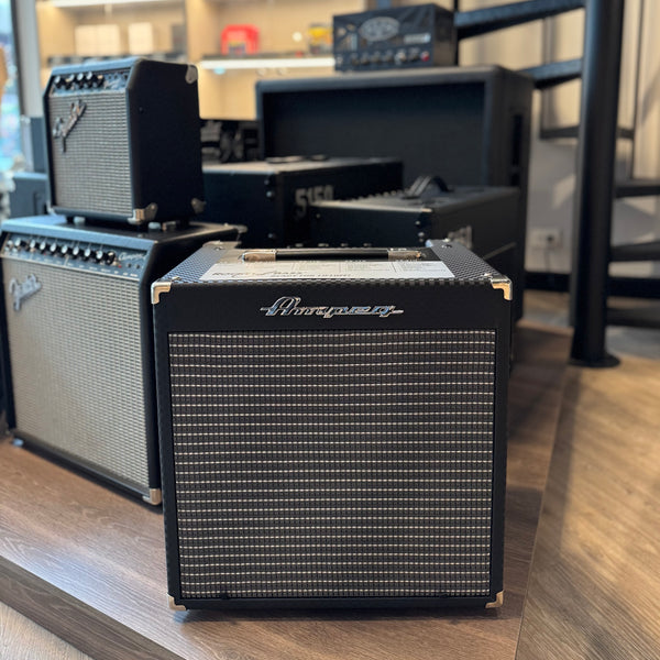 Ampeg Rocket Bass 108