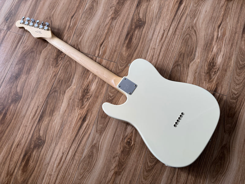 G&L Asat CS Vintage White Semi-Hollow Limited Edition