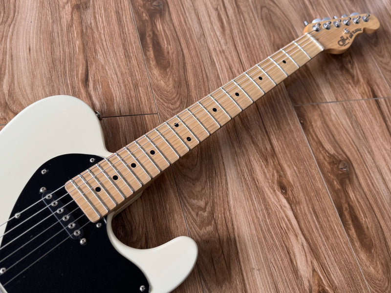 G&L Asat CS Vintage White Semi-Hollow Limited Edition